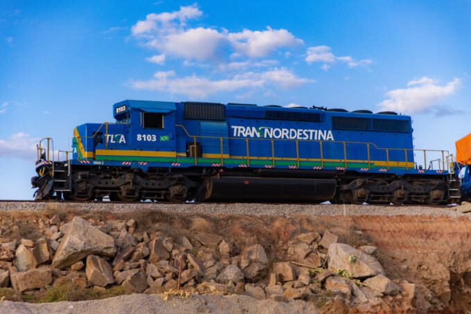 Trem da Transnordestina chegando no Terminal Logístico de Iguatu